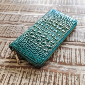 Brahim zipper clutch